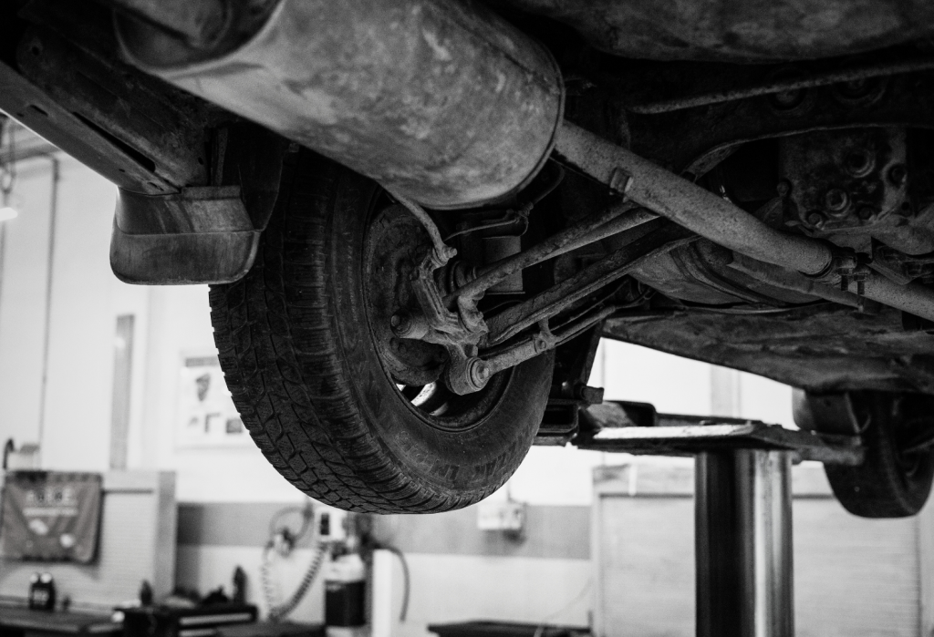 Tire rotation and balancing service for hybrid and electric vehicles in Santa Clara, CA